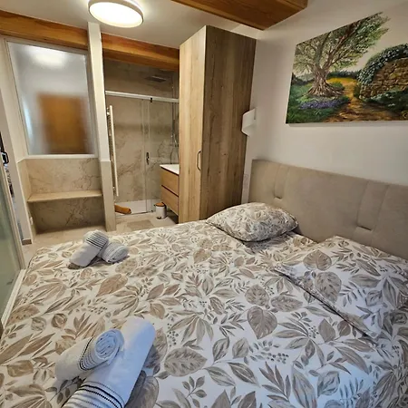 L'olivier Du Vieil Апартаменти *